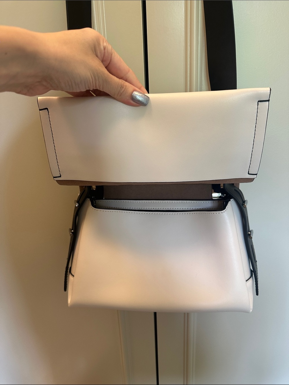 Sportmax White Crossbody Bag with Black Strap - Picture 5 of 9